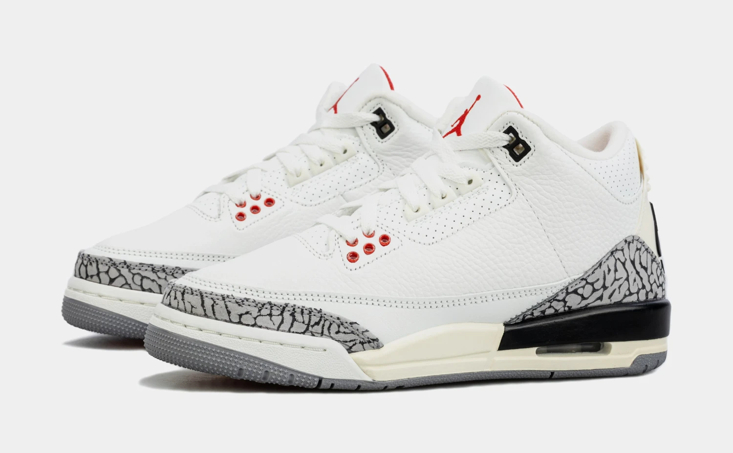 Air Jordan 3 Retro White Cement Reimagined Grade School Lifestyle Shoes (White/Grey) - Image 4